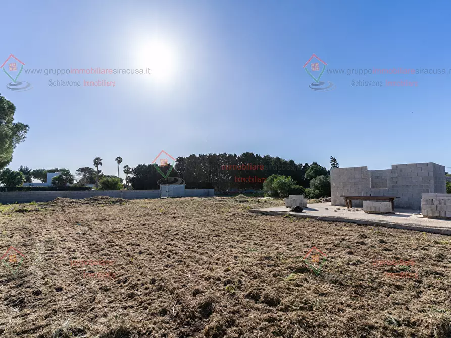 Immagine 2 di Garage in vendita  a Siracusa