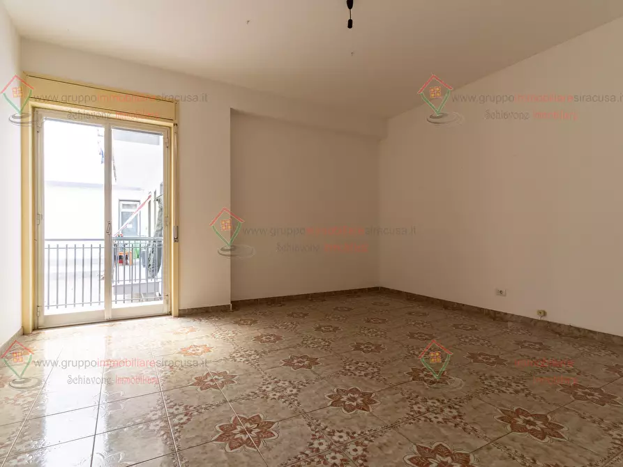 Immagine 18 di Pentalocale in vendita  a Floridia
