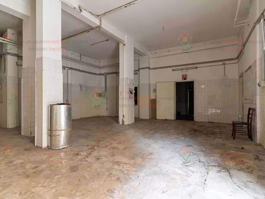 Immagine 3 di Locale commerciale in vendita  a Siracusa