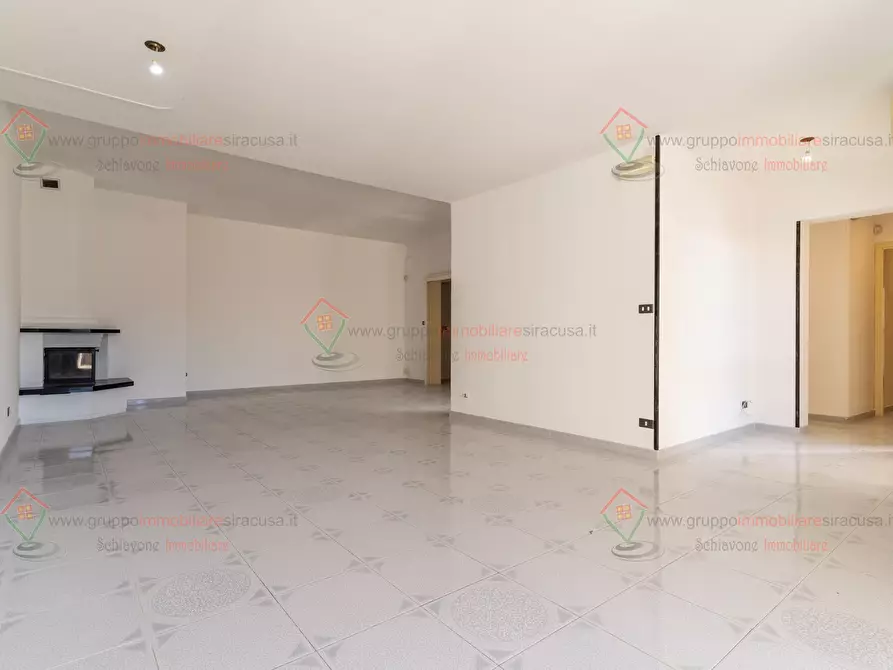 Immagine 1 di Attico in vendita  a Floridia