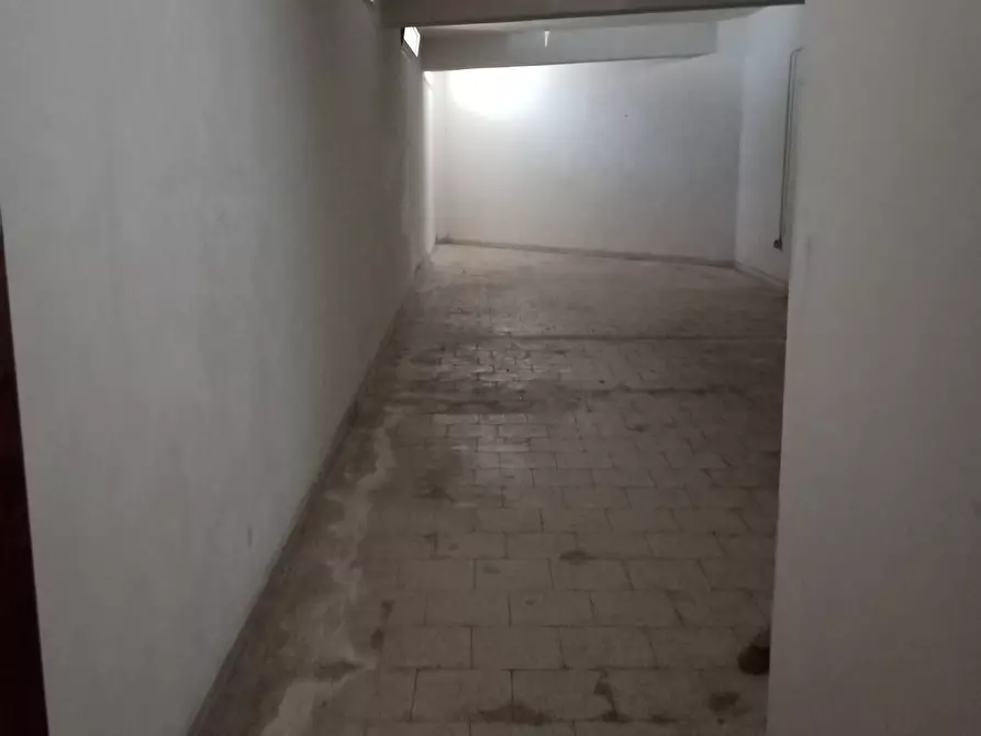 Immagine 5 di Magazzino in vendita  a Siracusa