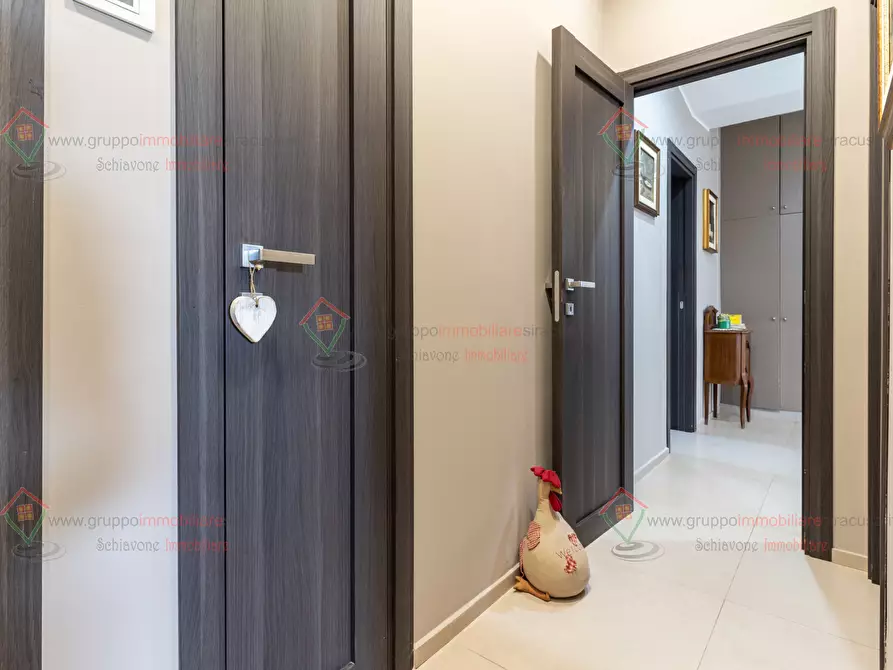 Immagine 40 di Villa in vendita  a Siracusa