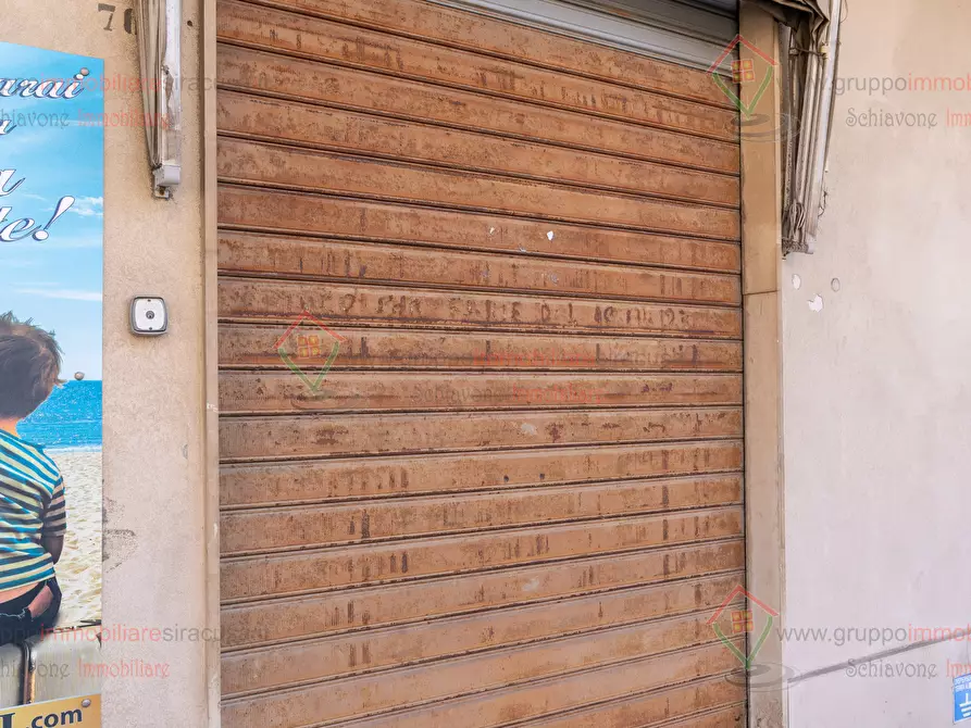Immagine 7 di Locale commerciale in vendita  a Siracusa