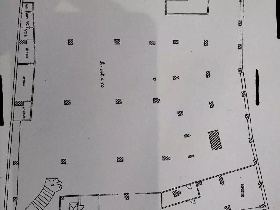 Immagine 40 di Locale commerciale in affitto  a Siracusa