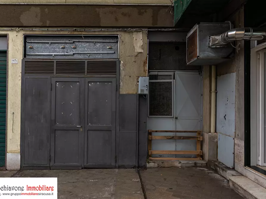 Immagine 27 di Locale commerciale in affitto  a Siracusa