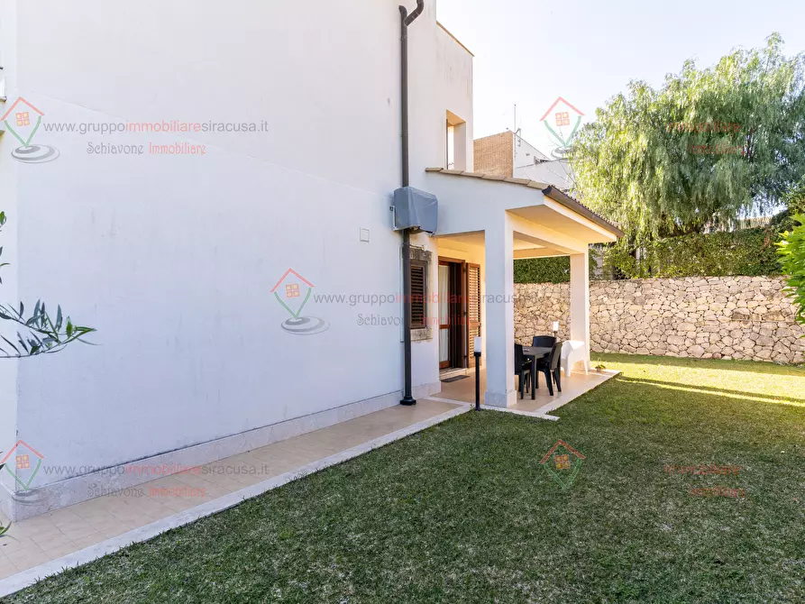 Immagine 35 di Casa bifamiliare in vendita  a Siracusa