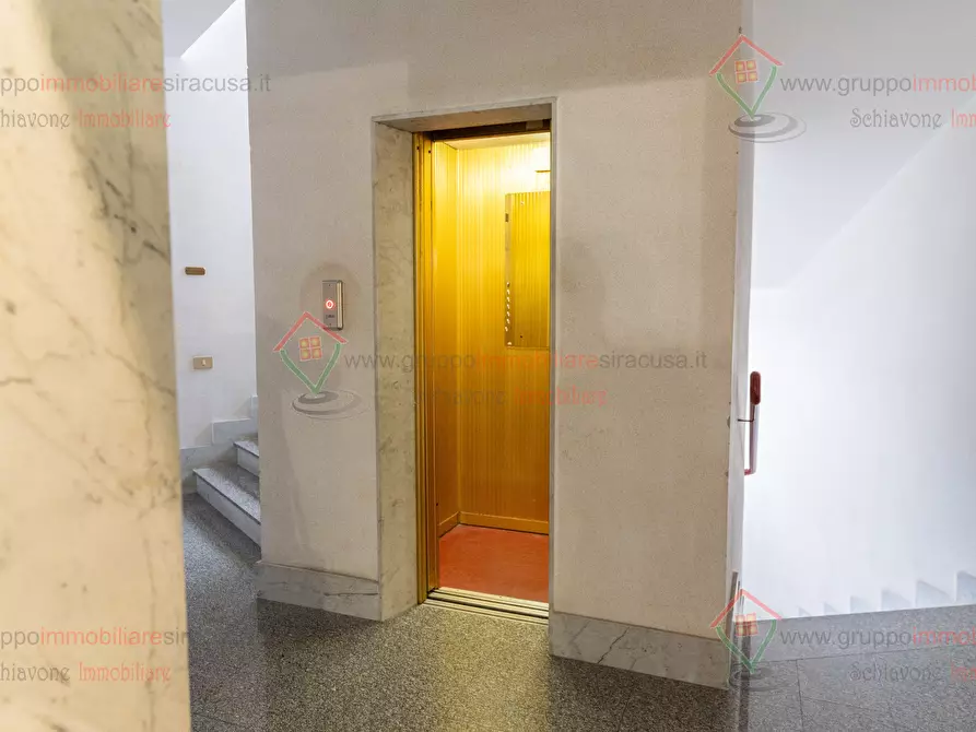 Immagine 29 di Pentalocale in vendita  a Siracusa