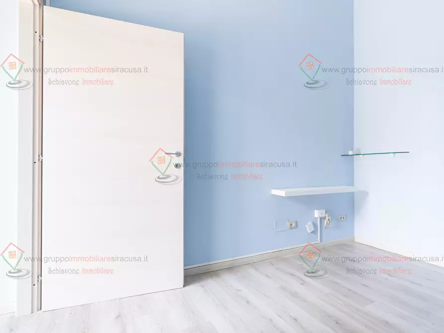 Immagine 5 di Locale commerciale in vendita  a Siracusa