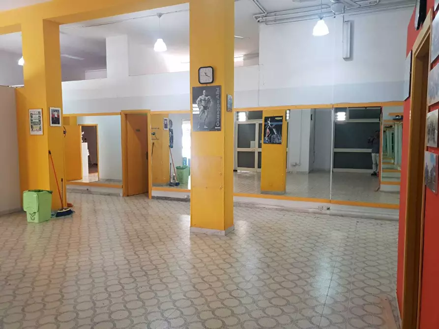 Immagine 15 di Locale commerciale in vendita  a Siracusa