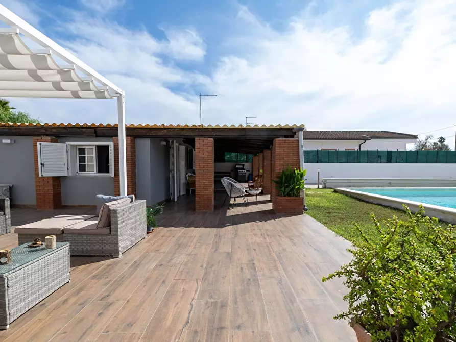 Immagine 23 di Villa in vendita  a Siracusa