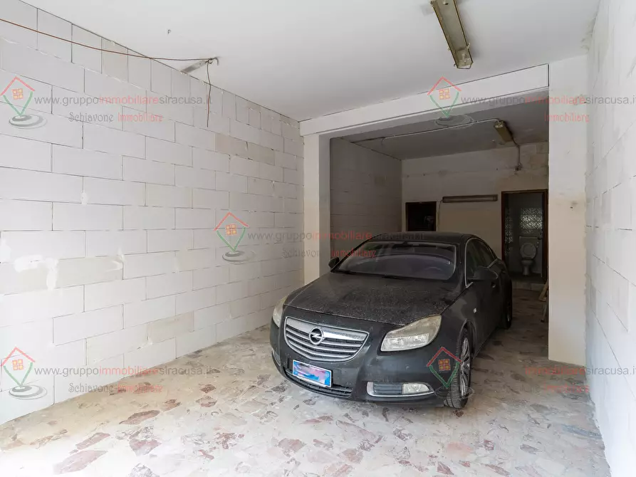 Immagine 2 di Garage in vendita  a Siracusa