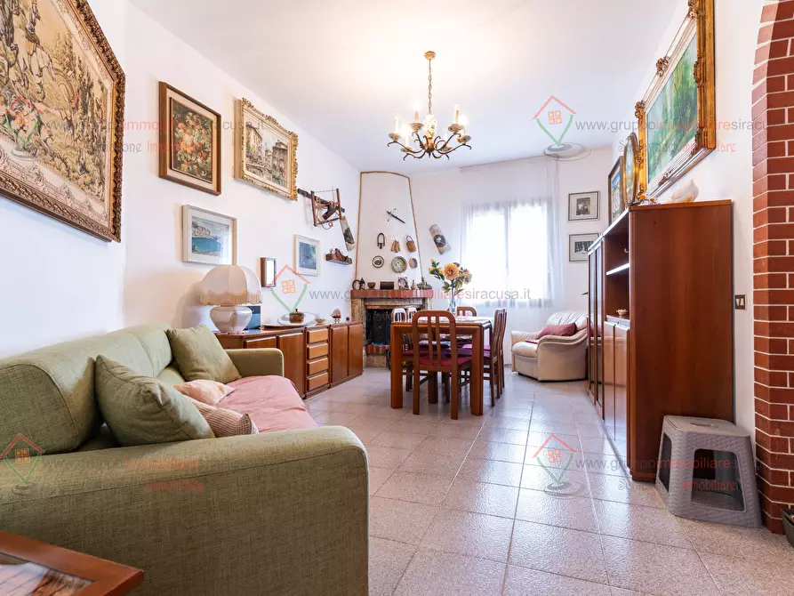 Immagine 3 di Villa in vendita  a Siracusa