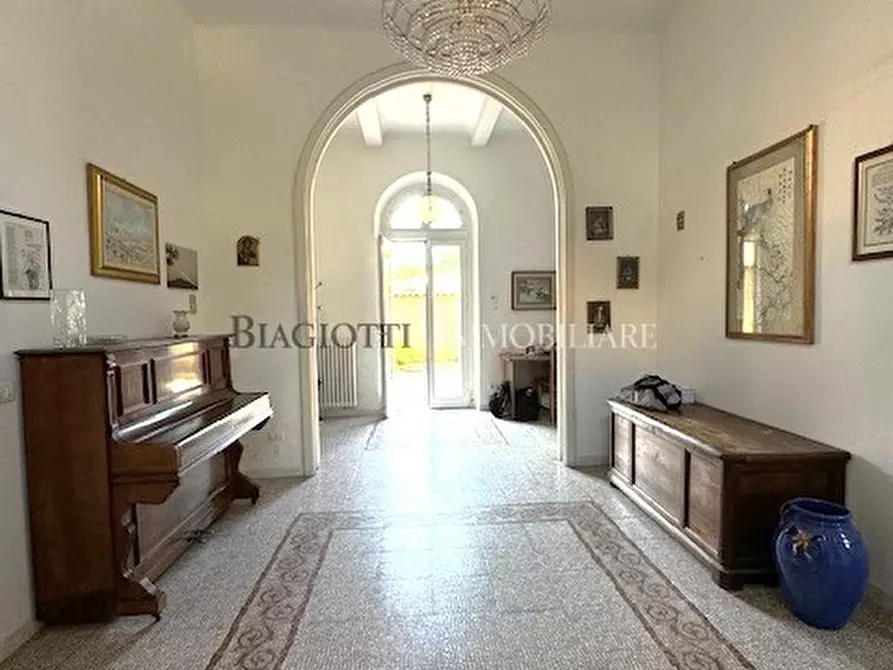 Immagine 9 di Casa semindipendente in vendita  a Livorno