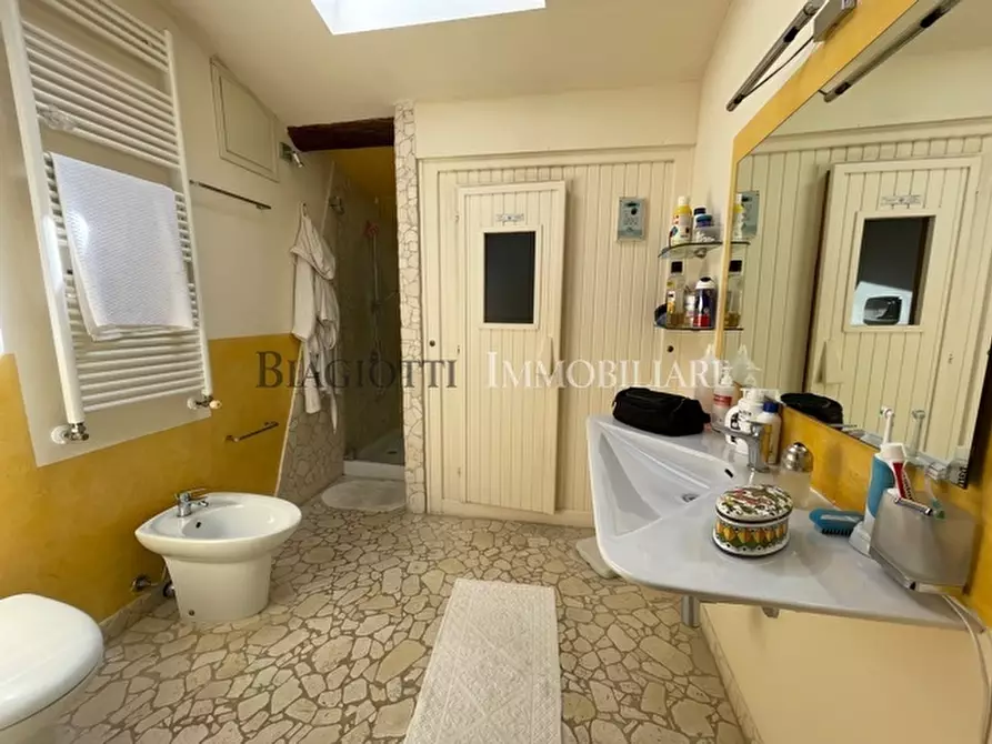 Immagine 24 di Attico in vendita  a Livorno