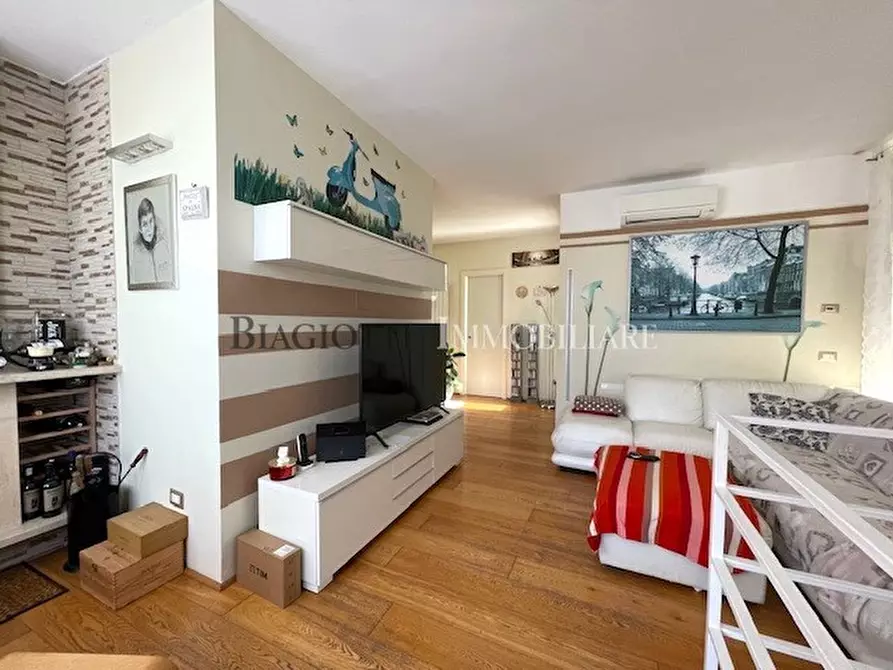 Immagine 20 di Attico in vendita  a Livorno