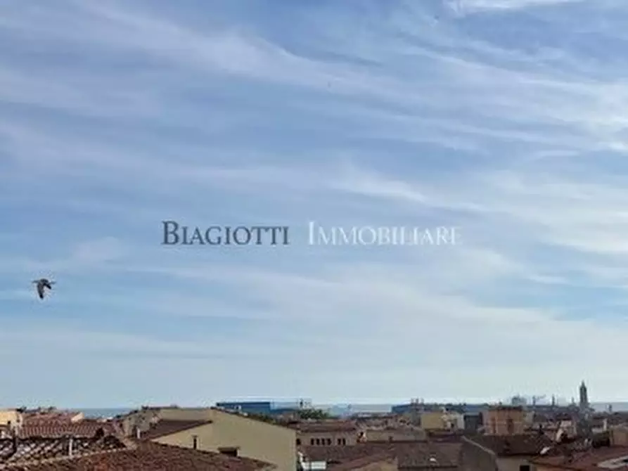 Immagine 24 di Attico in vendita  a Livorno