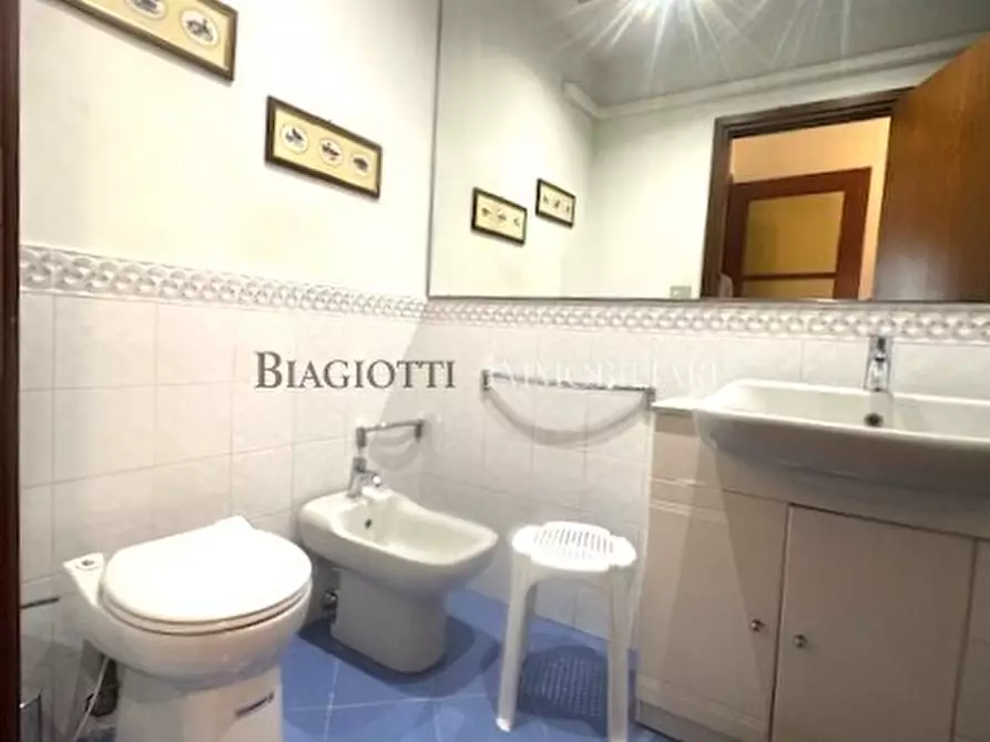 Immagine 22 di Quadrilocale in vendita  a Livorno