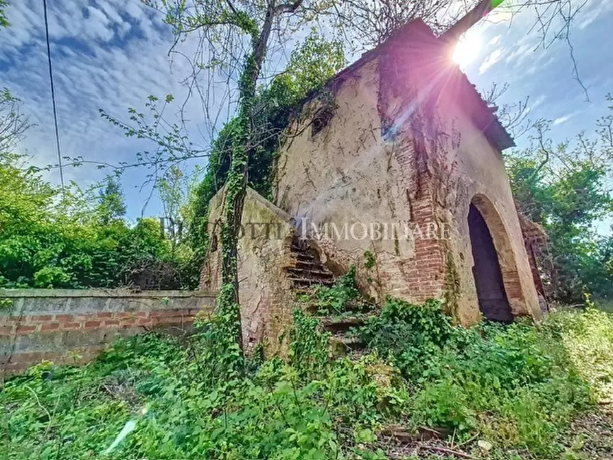 Immagine 30 di Rustico / casale in vendita  a Livorno