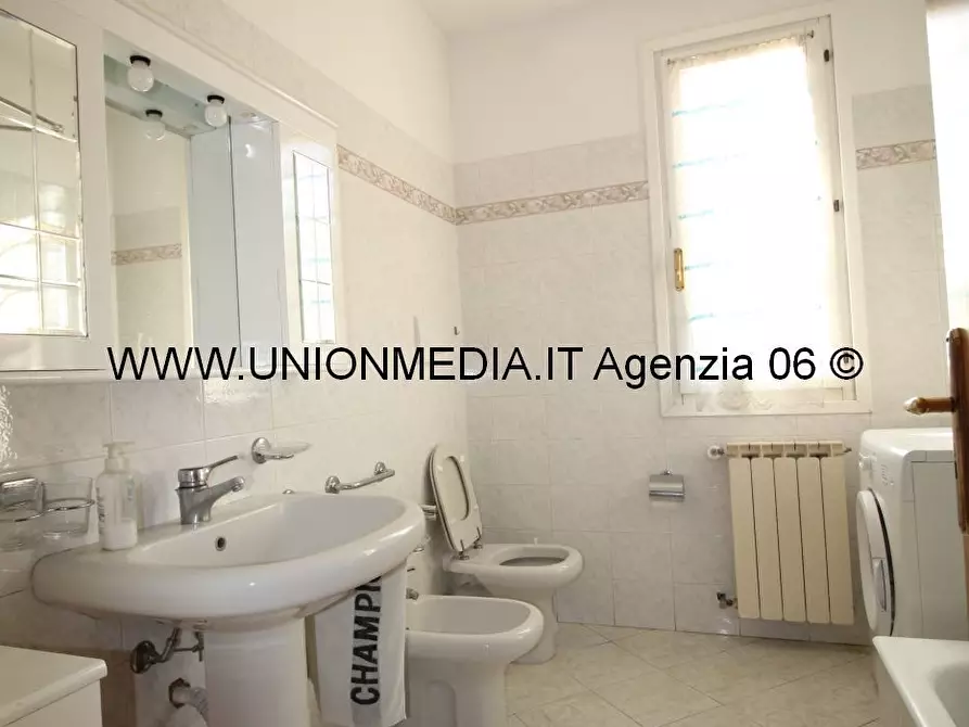 Immagine 26 di Appartamento in vendita  a Ameglia