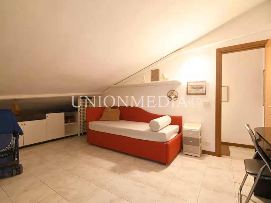 Immagine 9 di Appartamento in vendita  in Via togliatti a Ortonovo