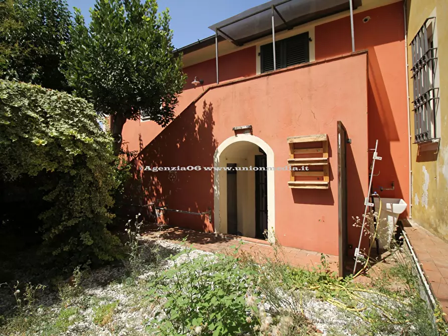 Immagine 33 di Casa semindipendente in vendita  a Sarzana