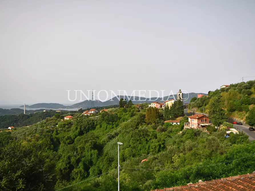 Immagine 1 di Appartamento in vendita  in Via Matteotti 8 a Vezzano Ligure