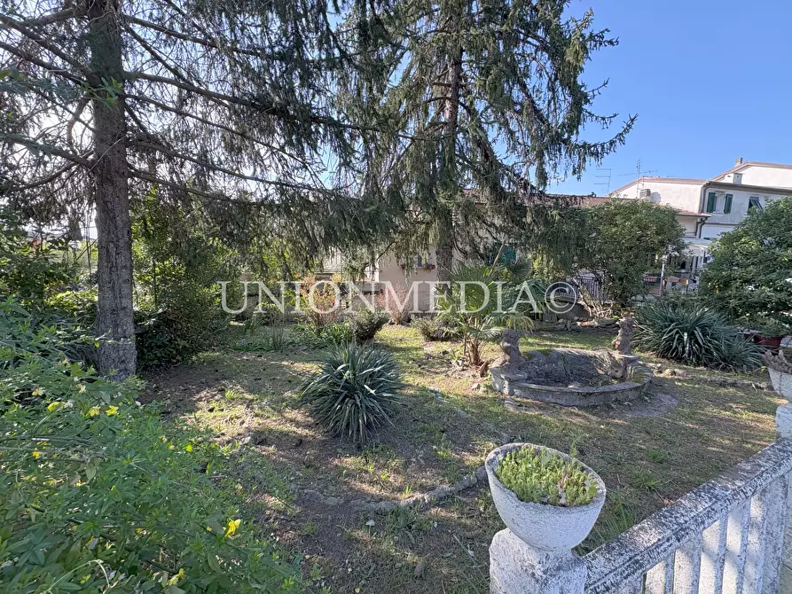 Immagine 38 di Casa semindipendente in vendita  in Viale Vittorio Alfieri 26 a Sarzana