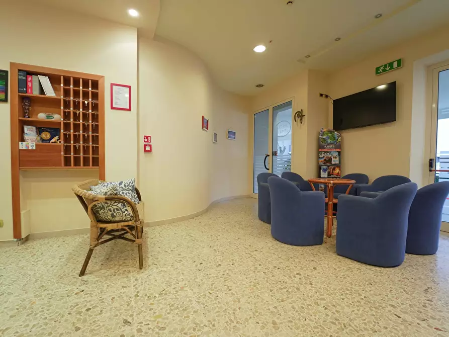 Immagine 4 di Palazzo in vendita  in Via Publio Virgilio Marone a Bellaria-Igea Marina