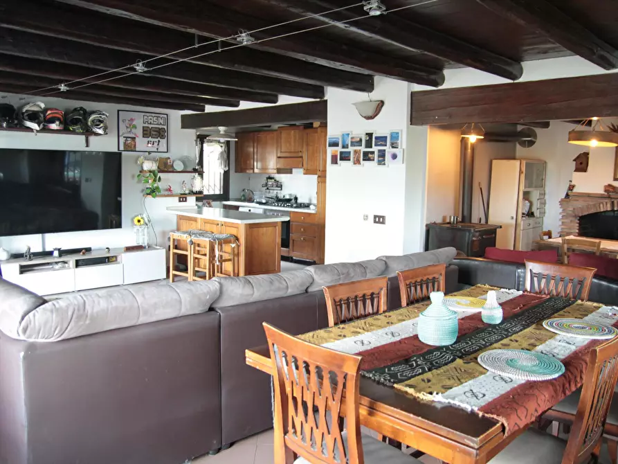 Immagine 19 di Villa in vendita  in Via Tomassini 18 a Borghi