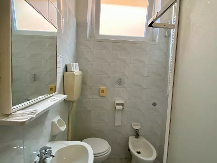 Immagine 15 di Palazzo in vendita  in Viale Don Giovanni Bosco 21 a Rimini