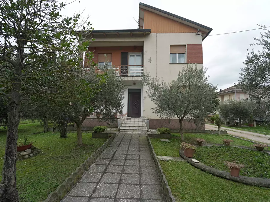 Immagine 1 di Casa indipendente in vendita  in Via Santarcangiolese 1773 a Santarcangelo Di Romagna