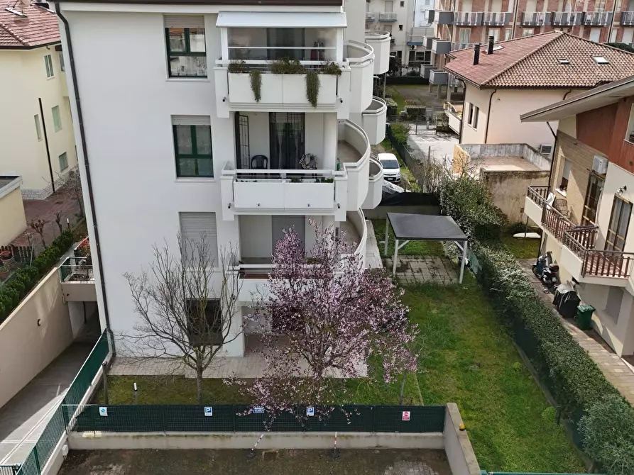 Immagine 15 di Trilocale in vendita  in Viale Tocra 10A a Rimini