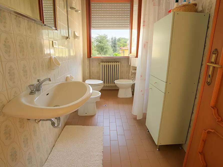 Immagine 11 di Quadrilocale in vendita  in via ugo braschi a Santarcangelo Di Romagna