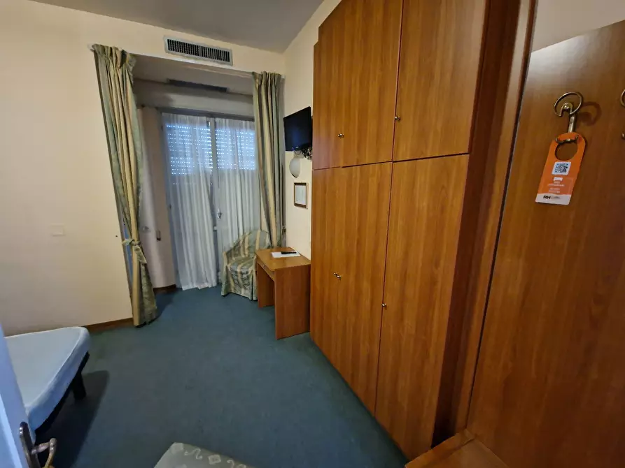 Immagine 15 di Albergo/B&B/Residence in vendita  in Viale Regina Margherita 27b a Rimini
