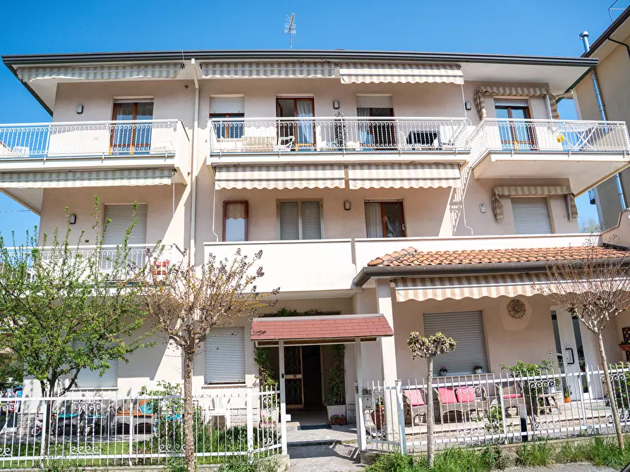 Immagine 2 di Trilocale in vendita  in Viale Piave 23 a Rimini