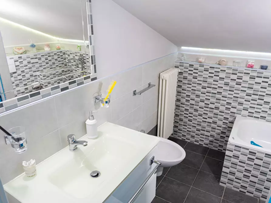 Immagine 23 di Trilocale in vendita  in Via Viola a Santarcangelo Di Romagna