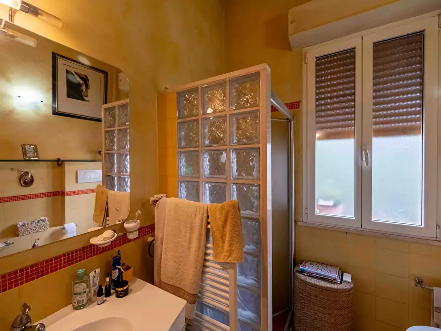 Immagine 21 di Quadrilocale in vendita  in Via Dante Alighieri 60 a Rimini