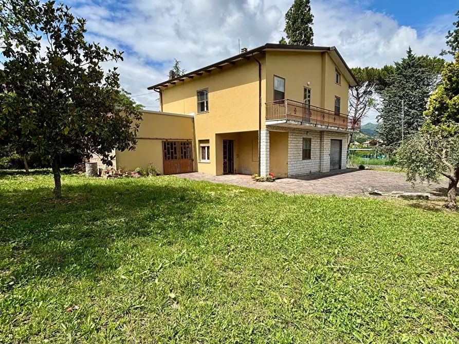 Immagine 29 di Casa bifamiliare in vendita  in Via Montefeltro 130 a Novafeltria