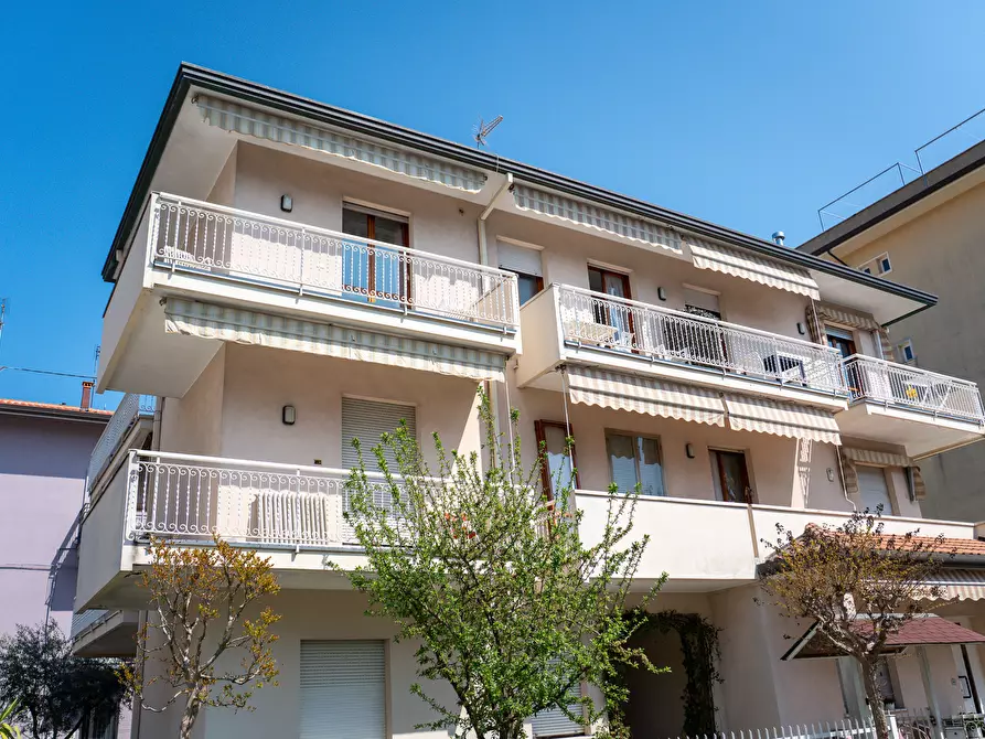 Immagine 50 di Trilocale in vendita  in Viale Piave 23 a Rimini