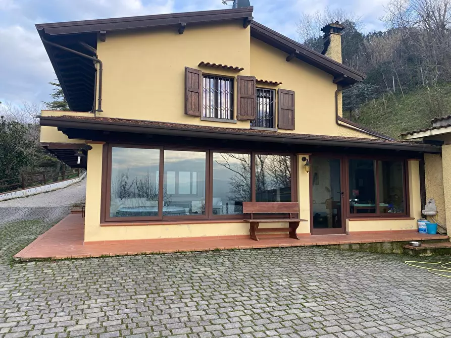 Immagine 6 di Villa in vendita  in Via Tomassini 18 a Borghi