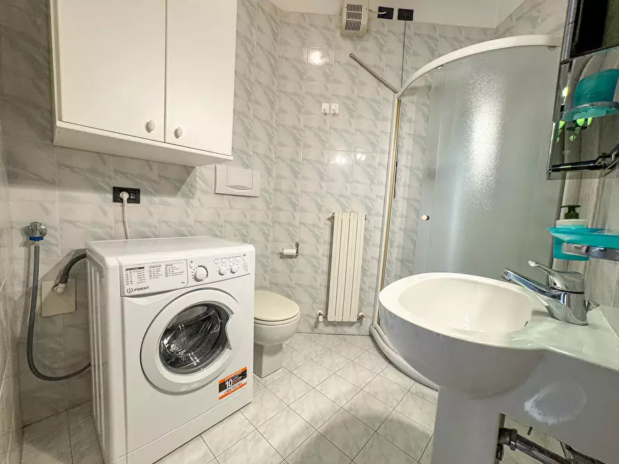 Immagine 12 di Trilocale in vendita  in Via Salvemini 28 a Rimini