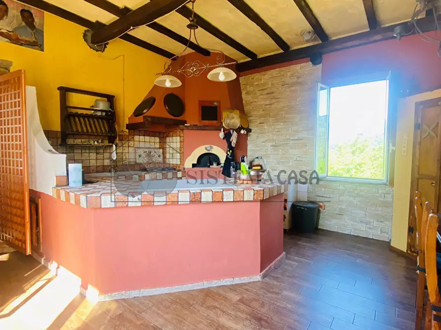 Immagine 4 di Porzione di casa in vendita  in Via Stazione 25 a Follo