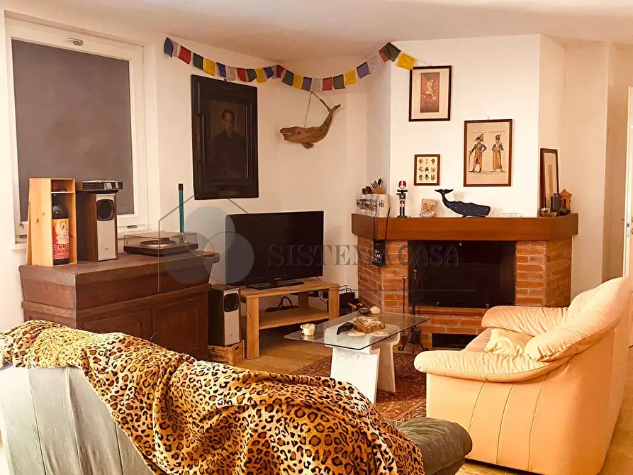 Immagine 40 di Villa in vendita  a Castelnuovo Magra