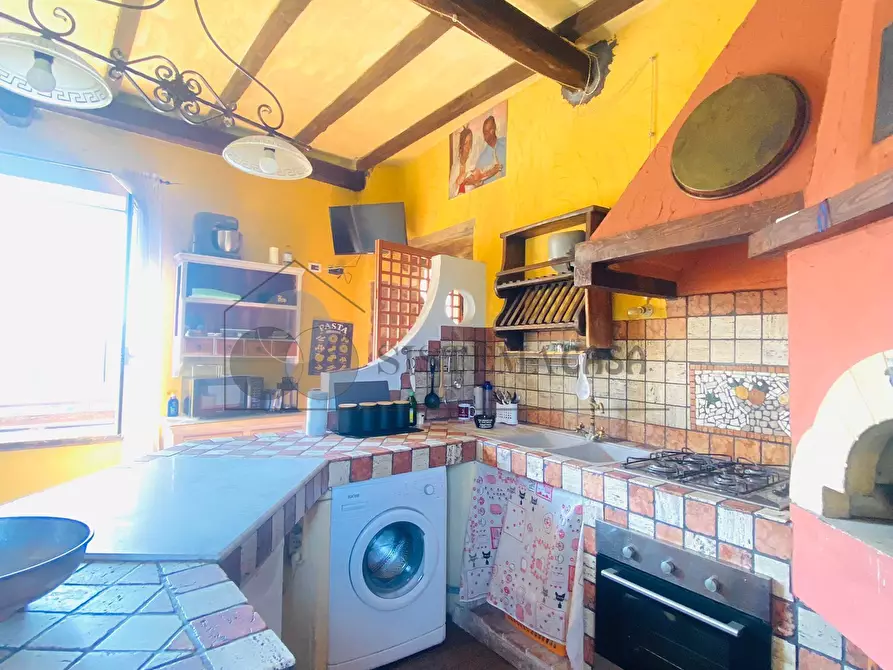 Immagine 11 di Porzione di casa in vendita  in Via Stazione 25 a Follo