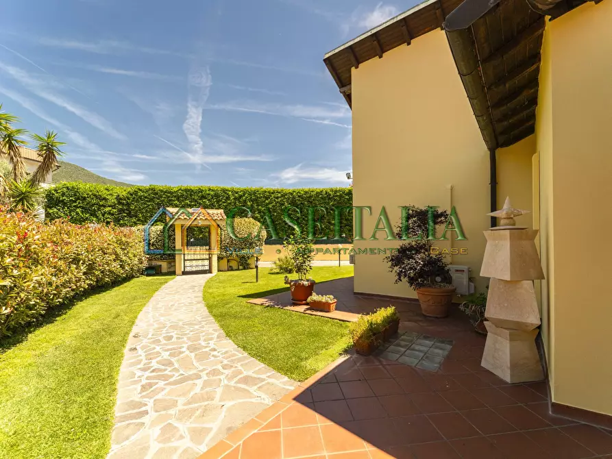 Immagine 4 di Casa indipendente in vendita  a Cisano Sul Neva