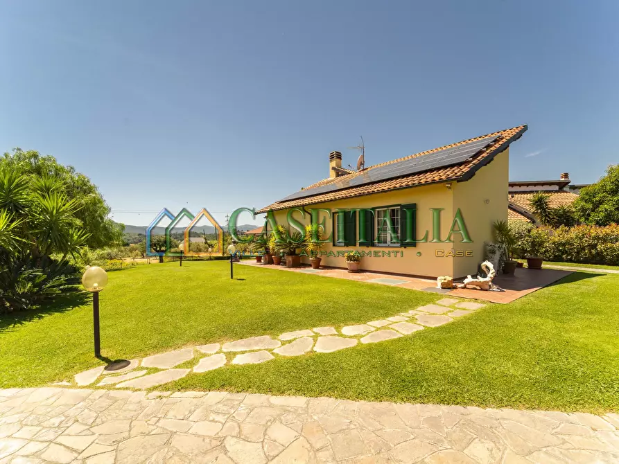 Immagine 1 di Casa indipendente in vendita  a Cisano Sul Neva