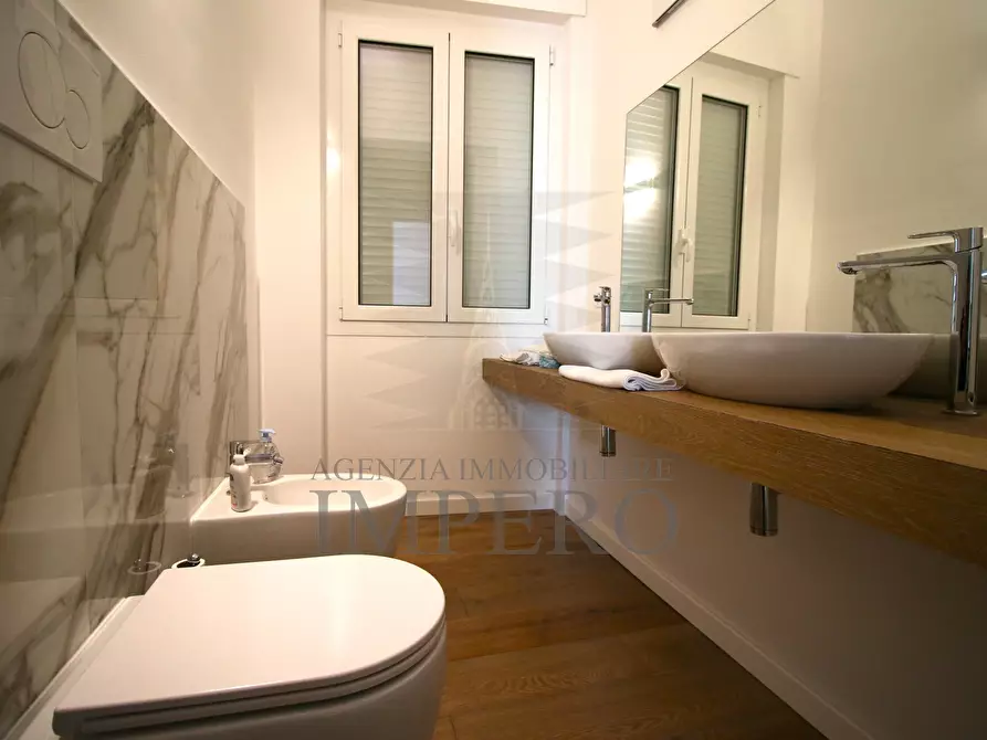 Immagine 12 di Quadrilocale in vendita  in Via Aprosio 2 a Ventimiglia