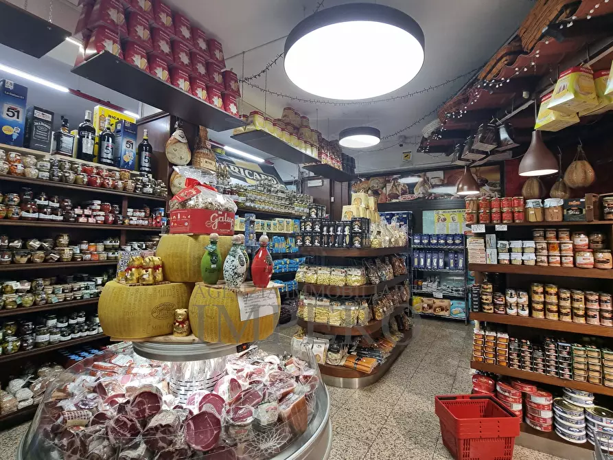 Immagine 11 di Attività commerciale in vendita  in Via Ruffini 10 a Ventimiglia