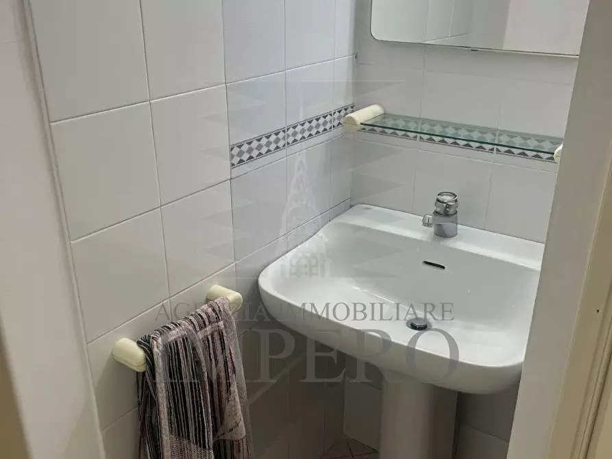 Immagine 19 di Locale commerciale in vendita  in Via Colonnello Aprosio 105 a Vallecrosia