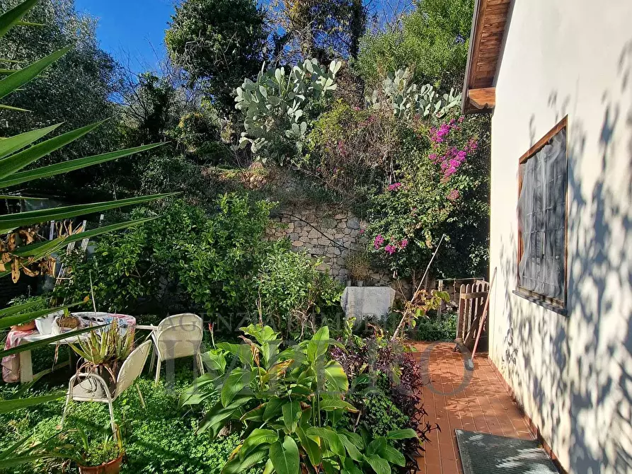 Immagine 39 di Villa in vendita  in Via Fontana 1 a Ventimiglia